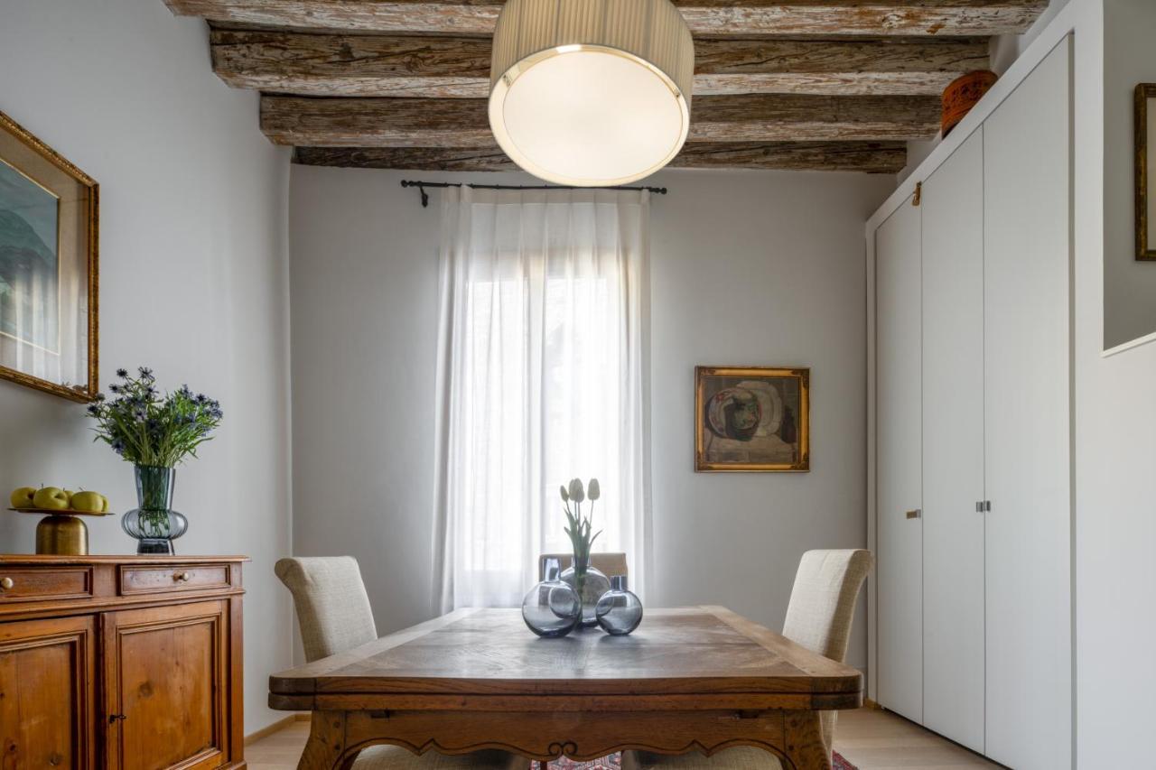 Miracoli Apartment With View On The Canal R&R Венеція Екстер'єр фото