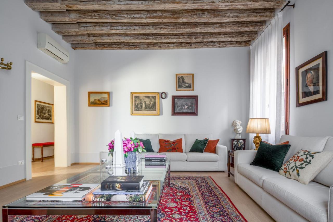 Miracoli Apartment With View On The Canal R&R Венеція Екстер'єр фото